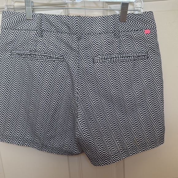 Puma Sport Lifestyle black white zigzag athletic golf shorts Women's Size 6 - Picture 5 of 5